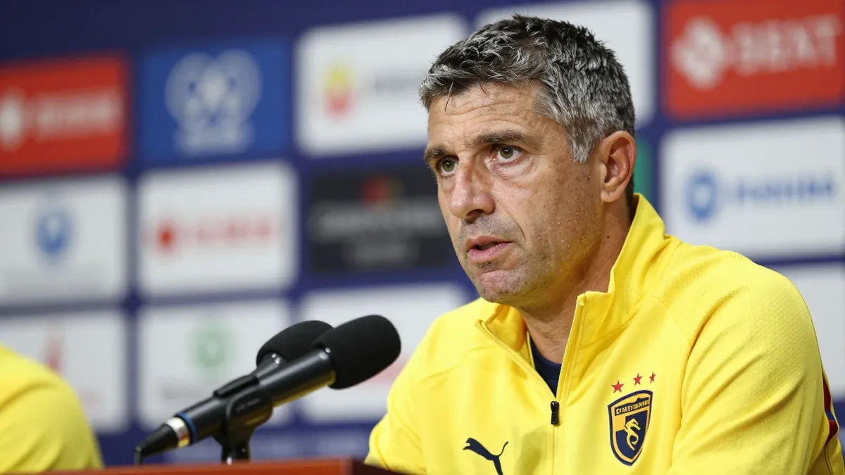 Norwich City manager Philippe Clement provides injury updates on Paris Maghoma and Jovon Makama ahead of the Championship...